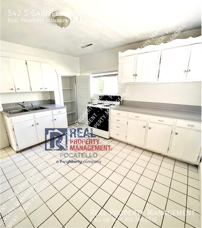 Building Photo - 542 S Garfield-