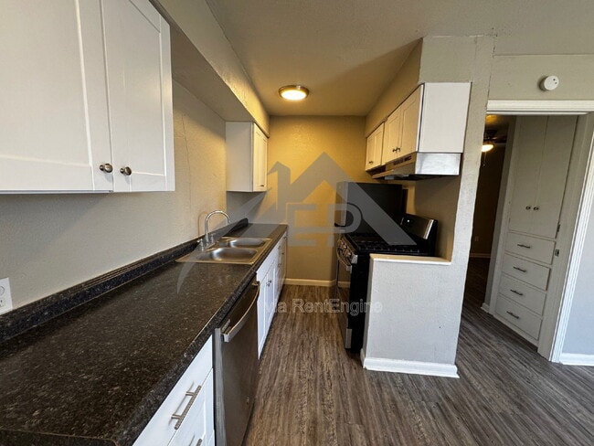 Photo - 205 E Hurd St House