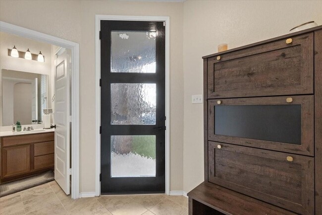 Building Photo - 4540 Avellino Dr