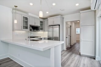 Building Photo - 808 Santa Barbara Pl