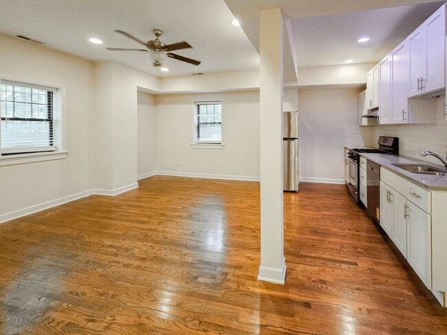 Foto del edificio - 1827 W Leland Ave