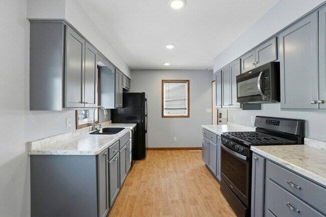 Foto del edificio - 617 5th St SE