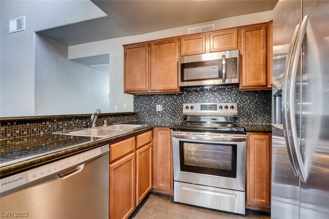 Foto del edificio - 9325 W Desert Inn Rd