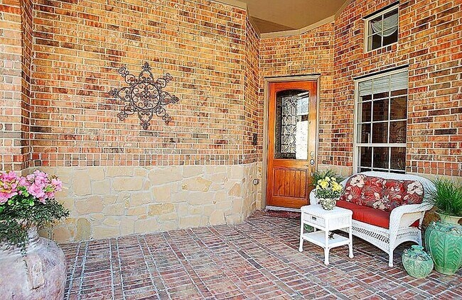 Foto del edificio - 3810 Rose Grove Ln