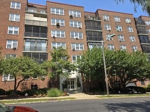 Building Photo - 5 Roosevelt Pl