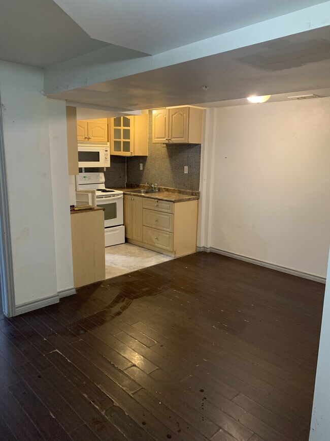 Photo du bâtiment - 1003 Elgin St N