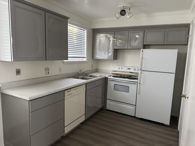 Photo - 702 Wall St Townhome