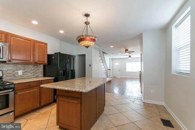 Building Photo - 3773 Cresson St
