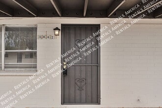Building Photo - 3042 N Sparkman Blvd