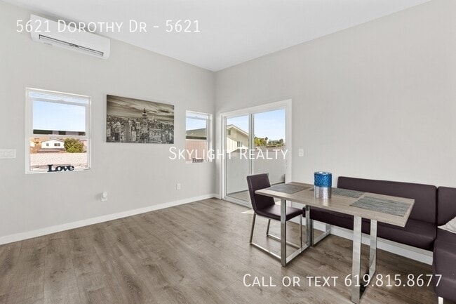 Foto del edificio - 5621 Dorothy Dr