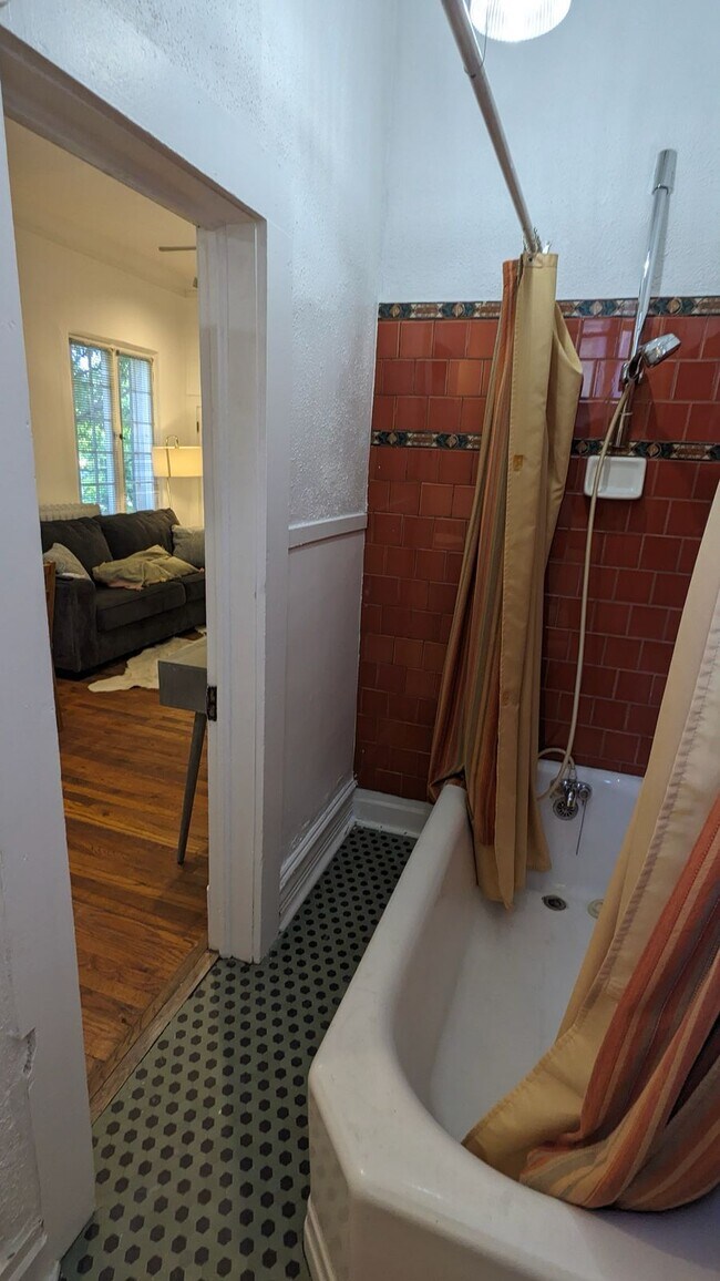 Foto del edificio - 125 H St