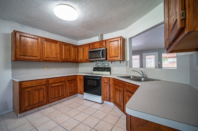 Building Photo - 6606 Felgate Creek Ct