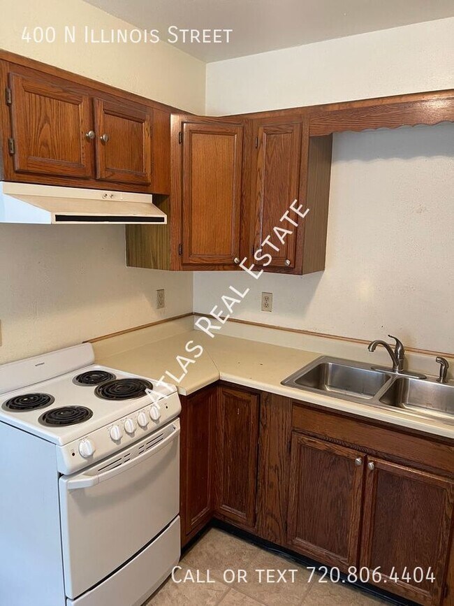 Building Photo - Diamond in the Rough!!!  Two bedroom, one ...
