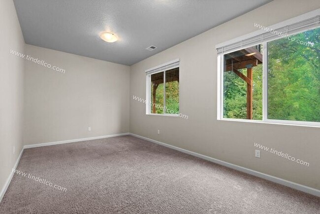Building Photo - Modern 3-Bedroom Home with Spacious Bonus Room in Desirable Happy Valley!
