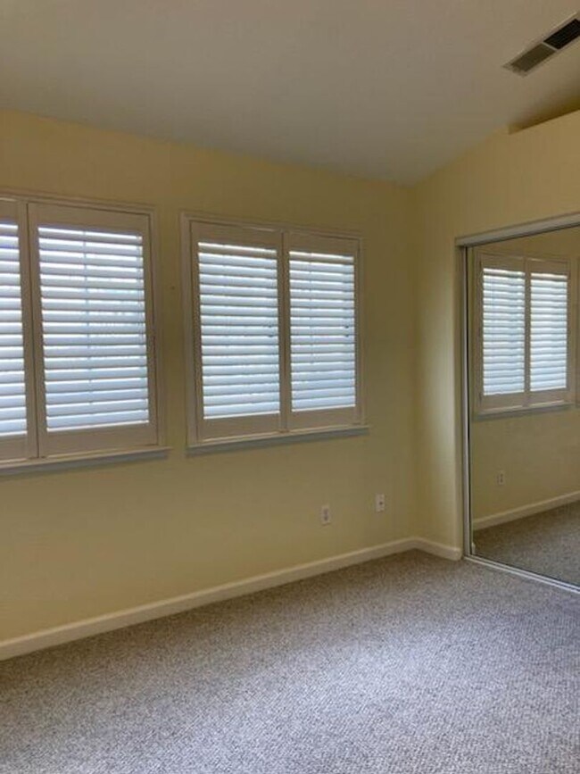 Foto del edificio - **Centrally Located in Santa Rosa!!**