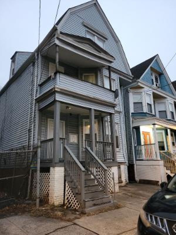Vista frontal - 138 S 10th St
