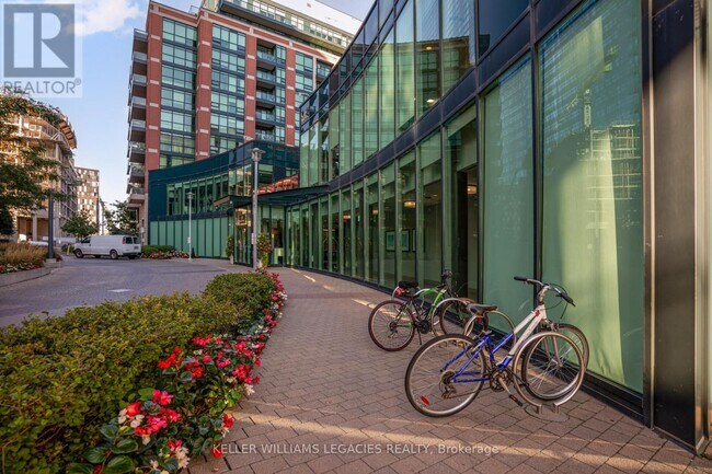 Photo du bâtiment - 525-525 Wilson Ave