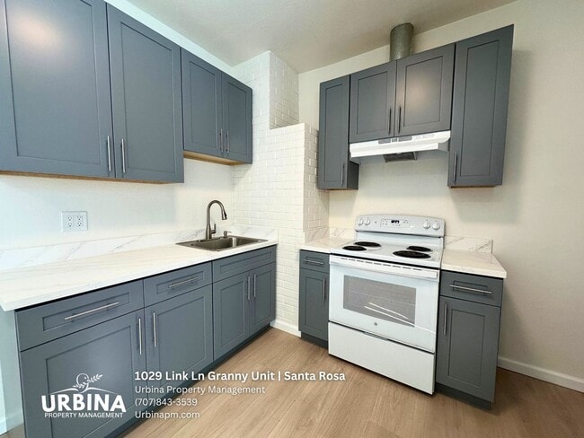 Building Photo - 1029 Link Ln