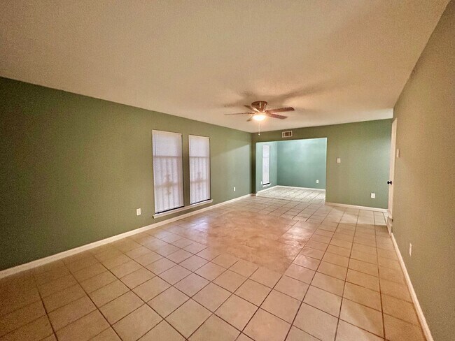Foto del edificio - Newly Rehabbed Home in Raleigh - Open To Section 8