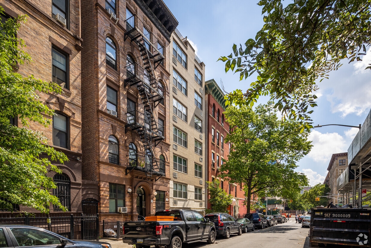 Primary Photo - The Sugar Ridge Condominiums