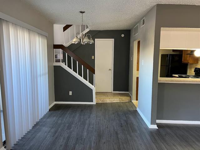 Foto del edificio - 2111 Park Willow Ln
