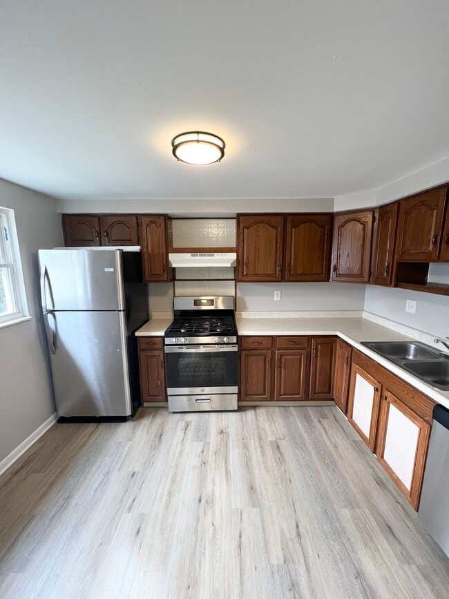 Building Photo - Newly Remodeled 3 Bedroom, 1 Bathroom in P...