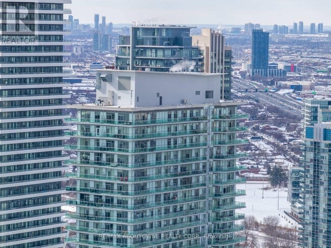 Building Photo - 33 Shore Breeze Dr