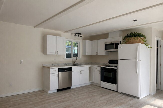 Foto del edificio - 1300 Oak Ave