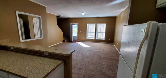 Building Photo - 122 Meadows Ln