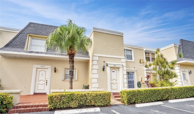 Building Photo - 2421 NE 10th St