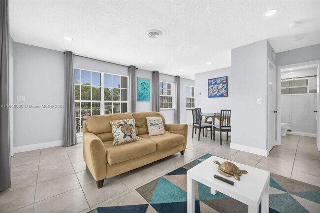 Foto del edificio - 2160 NE 56th St