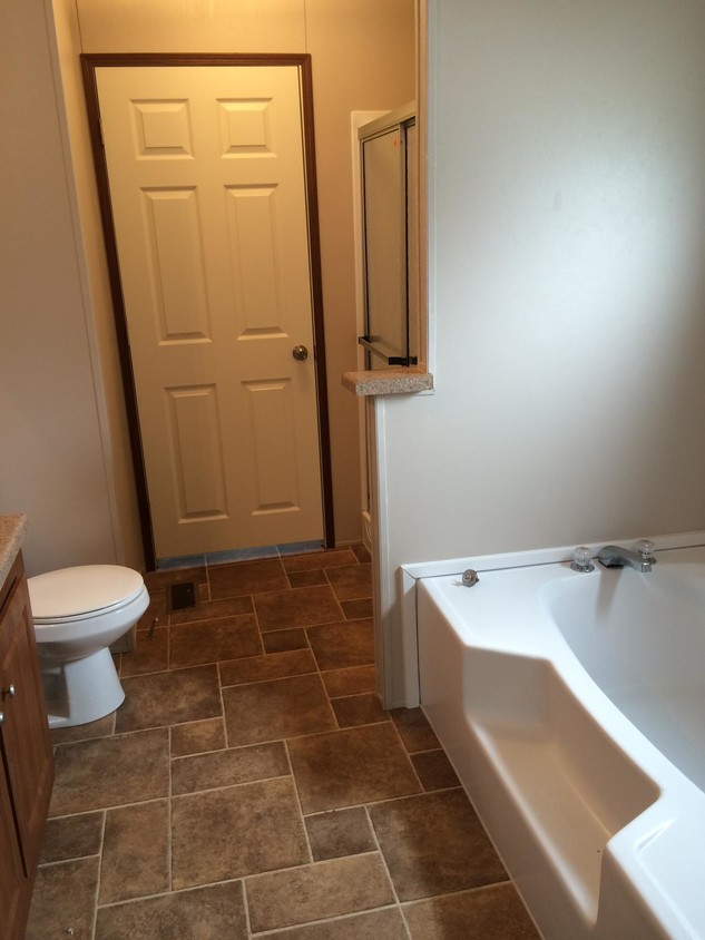 Building Photo - 1501 Vandiver Dr