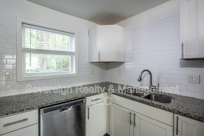 Building Photo - 3366 Delmar Ln NW