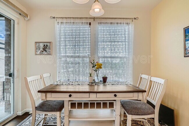 Foto del edificio - 8916 E Caley Way