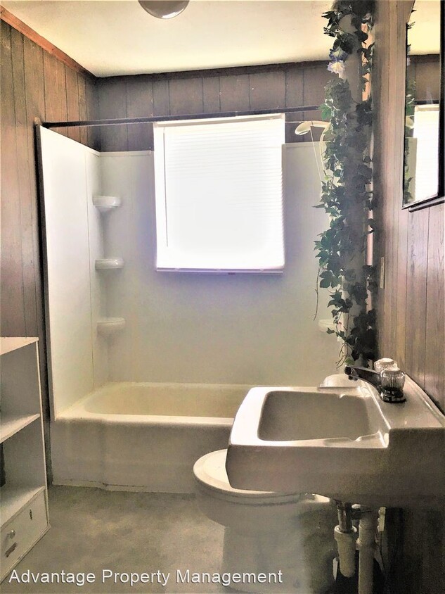 Foto del edificio - 2 br, 1 bath House - 75 Oak Tree Rd