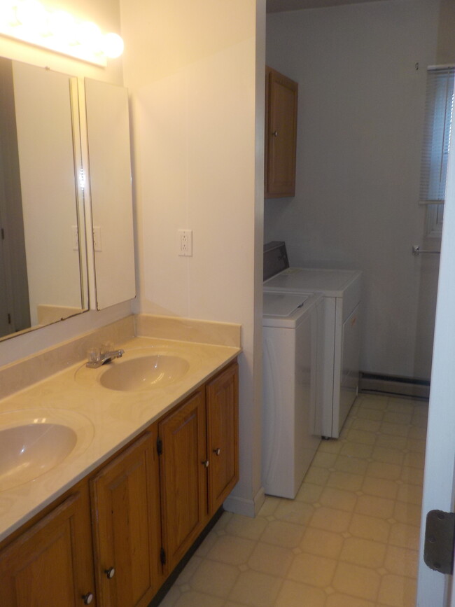 2nd floor bathroom/laundry - 443 Hummel Ave