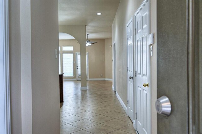 Building Photo - 4523 Long Creek Dr
