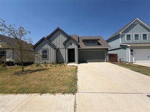 Building Photo - 13125 Hideaway Ln