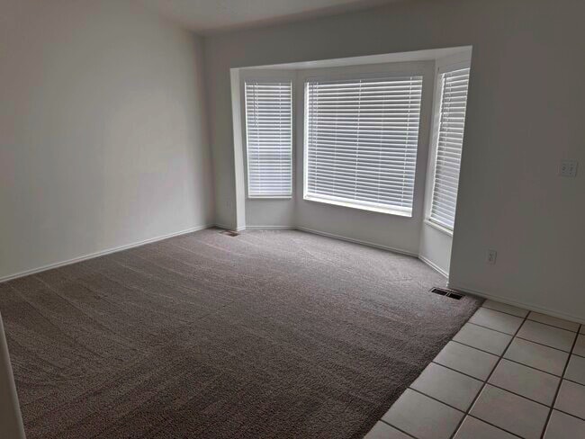 Building Photo - 8004 S Old Barn Dr