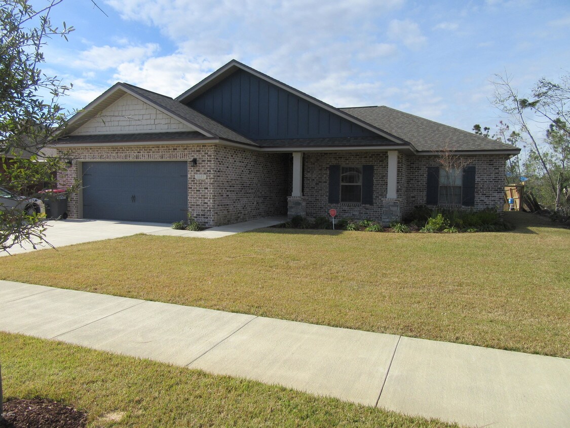 Primary Photo - 3645 Cedar Park Ln