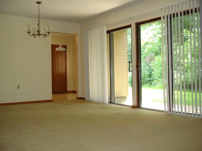 Building Photo - Crystal Tree Apartments