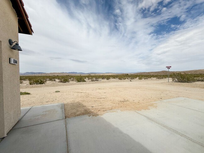 Foto del edificio - 29 Palms Home with Solar