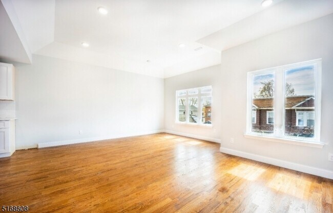 Foto del edificio - 21 Shaw Ave