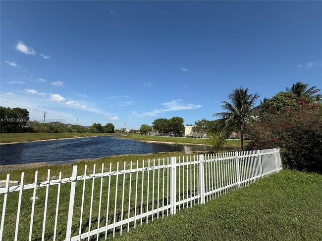 Building Photo - 4041 SW 148th Pl