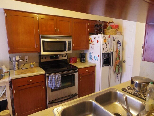 Building Photo - UT PRE LEASE: 2 bed / 2 bath Well-maintain...