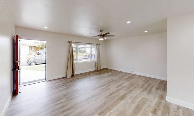 Foto del edificio - 5118-5120 East Falls View Dr