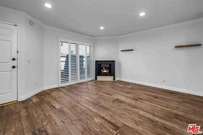 Building Photo - 4744 Ben Ave