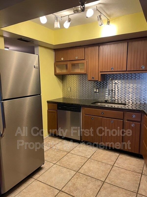 Building Photo - 7430 Sunshine Skyway Ln