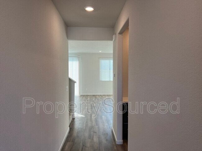 Foto del edificio - 3184 Feather Rd