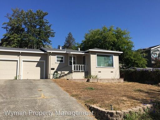 Primary Photo - 1111 Evans Ave